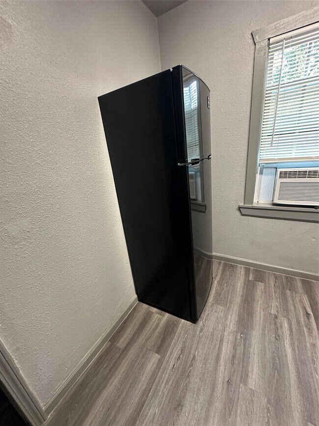 Building Photo - 2419 Pannell St