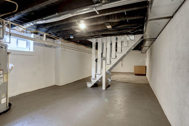 Building Photo - Renovated Single Family 2BR+2Bonus Rm/2.5BA Home in the Heart of Waverly