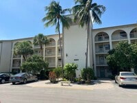 Building Photo - 4501 Martinique Way