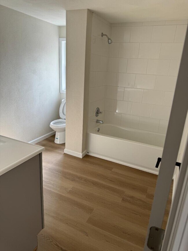 Building Photo - 103 Meadowlark Dr