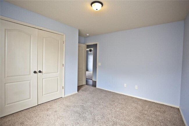 Building Photo - 3014 S B St