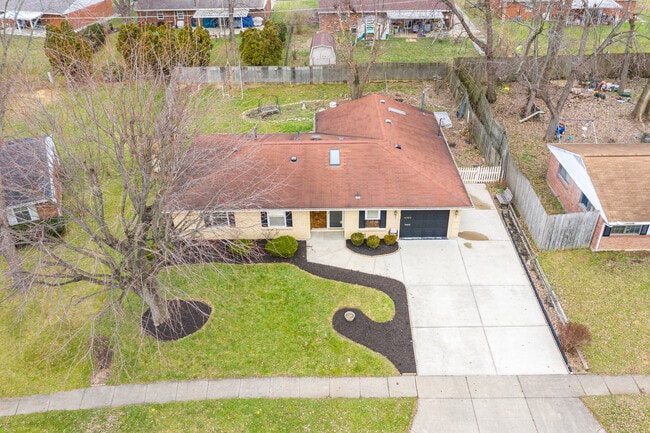 Building Photo - 6757 Summerdale Dr