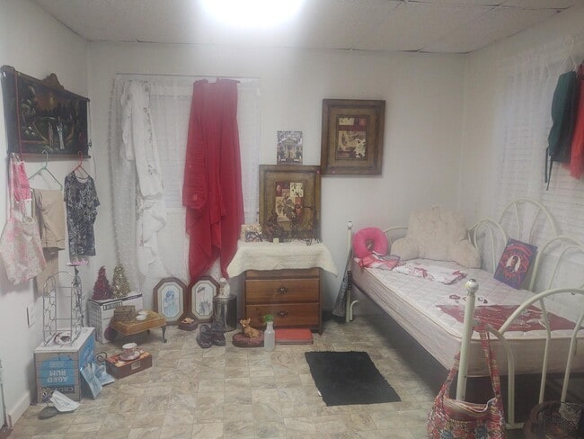 Building Photo - 48 Marcellas Ln