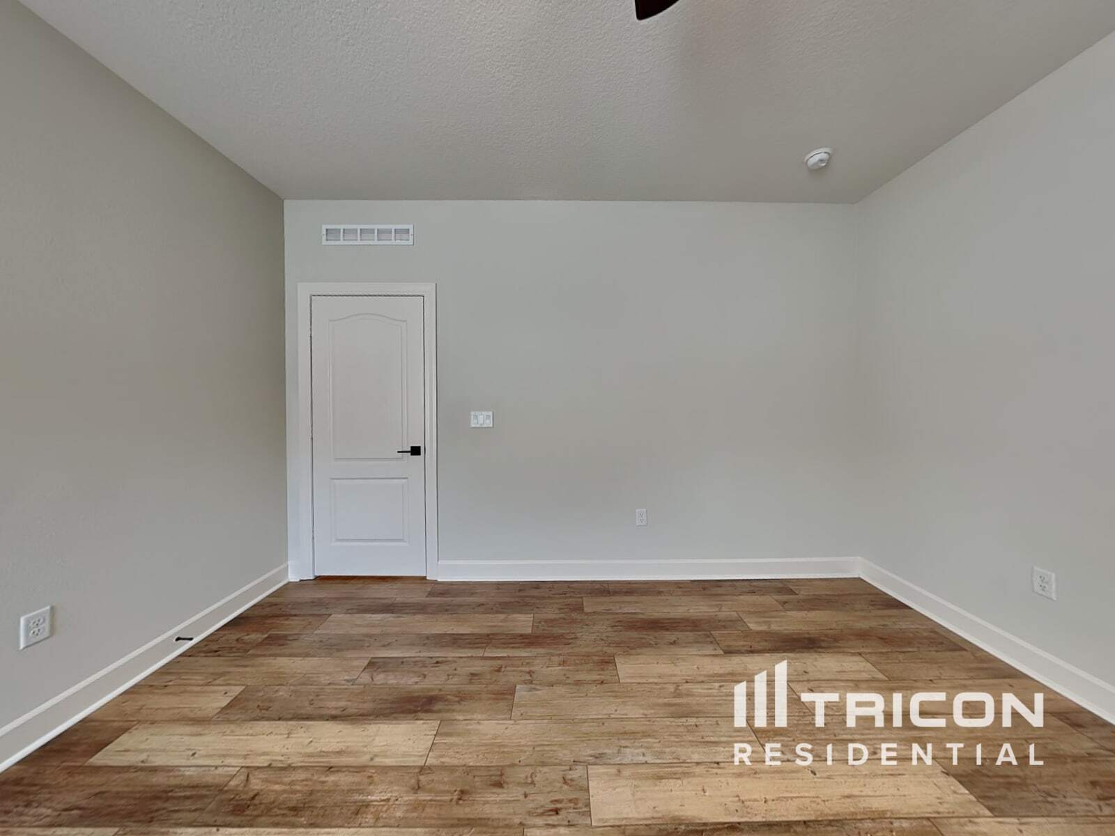 Building Photo - 895 Morgans Treasure Rd