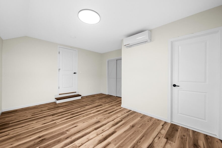 Building Photo - 346 Bennett St