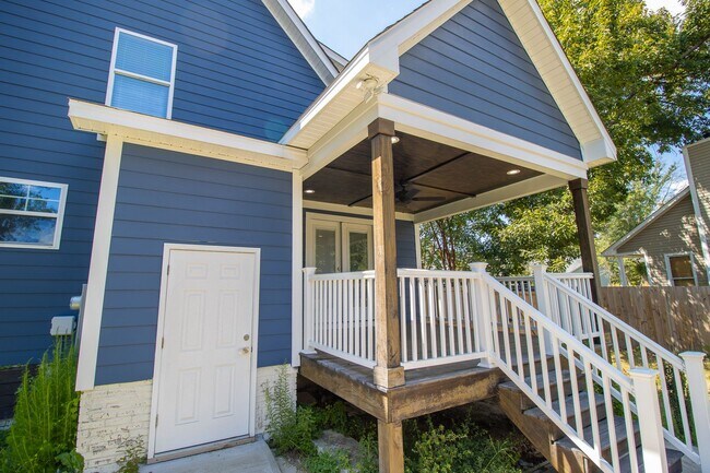 Building Photo - Charming 3-Bed, 3.5-Bath Home Near Augusta...