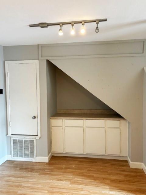 Building Photo - 5608 Cougar Dr