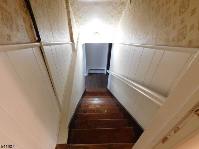 Building Photo - 21 W 14th St