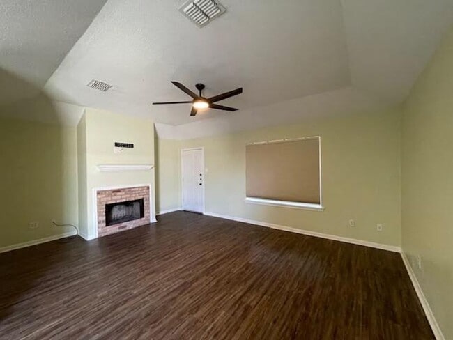 Building Photo - 806 Parkview Cir