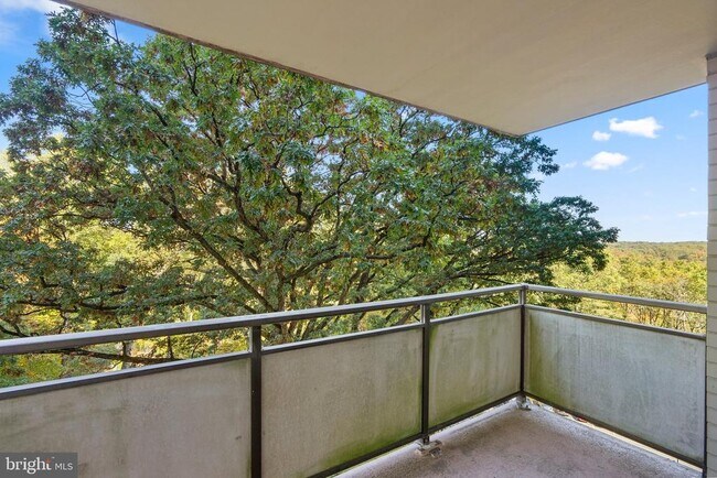 Building Photo - 5225 Pooks Hill Rd