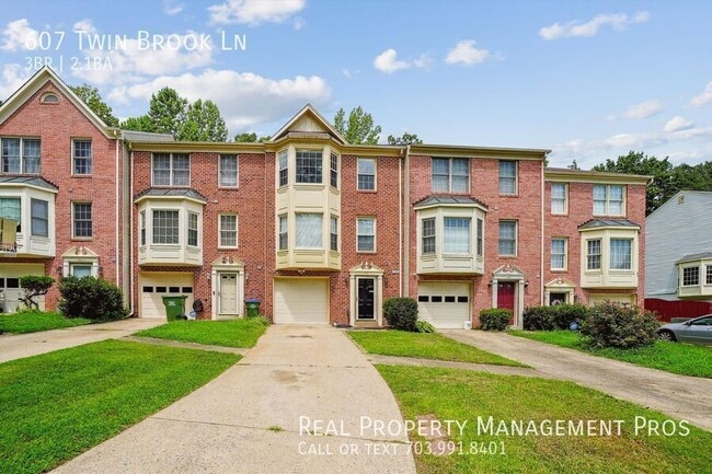 Primary Photo - 607 Twin Brook Ln