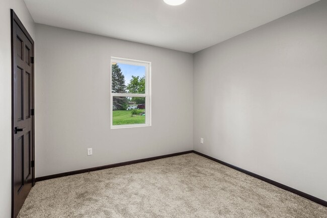 Building Photo - New Construction Home for Rent in Oshkosh, WI