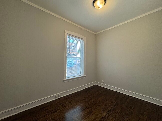 Building Photo - 1455 W Summerdale Ave