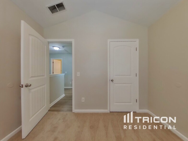 Building Photo - 19 Wesley Drew Ln