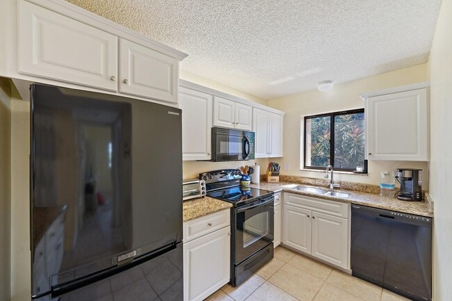 Building Photo - 860 Bella Vista Ct S