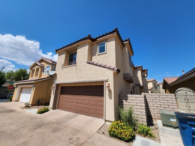 Building Photo - Beautiful Home in Summerlin