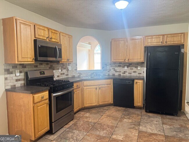 Building Photo - 3229 Diamond