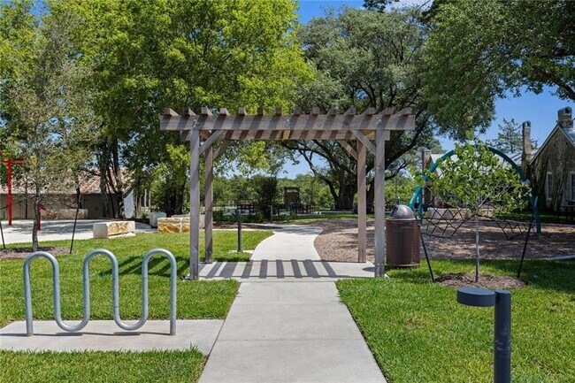 Building Photo - 14505 Frankel Loop