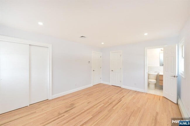 Building Photo - 269 Columbia Terrace