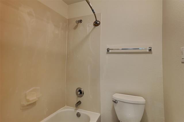 Building Photo - 3404 Pilgrim Dr