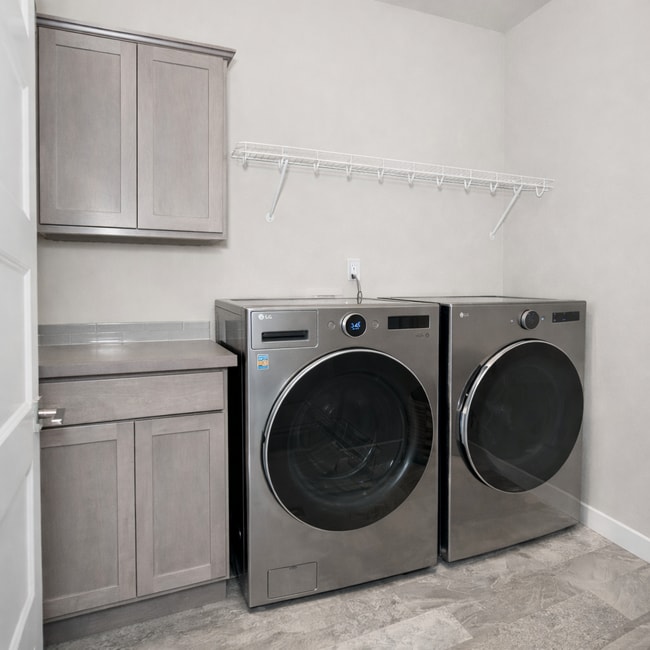 Building Photo - 641 Maggee St SE