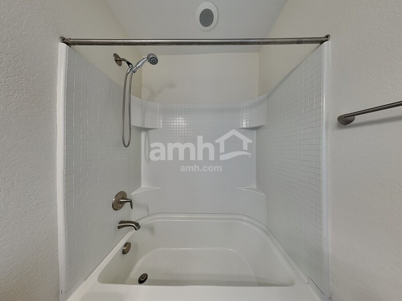 Building Photo - 10187 Dover St