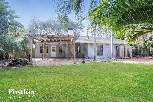 Building Photo - 6710 22nd Ave W