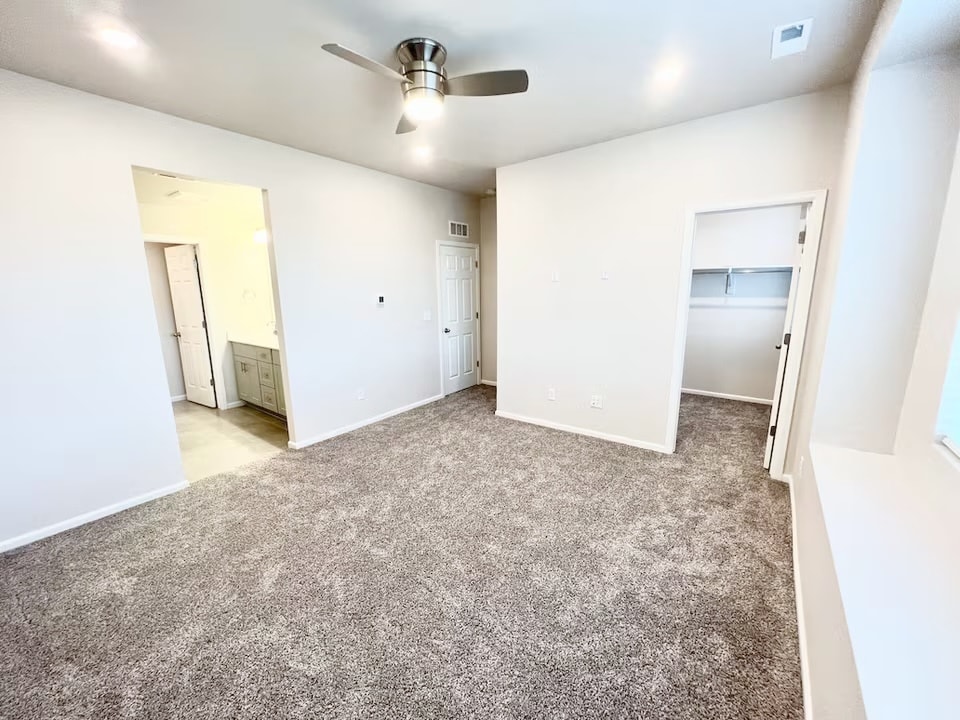 Primary suite, full bath, walking closet - 13735 Del Corso Way