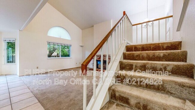 Building Photo - 2070 Pinercrest Dr