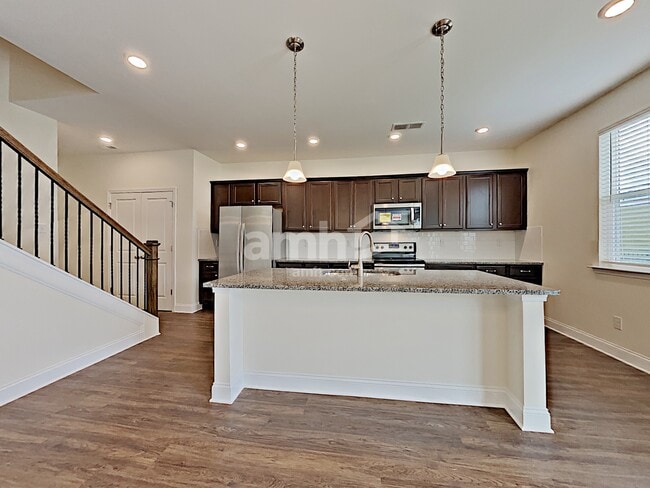 Building Photo - 175 Havenbrook Dr