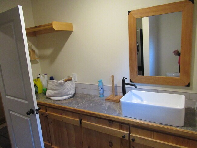 Building Photo - Fully Furnished Short-Term Rental in Dalla...