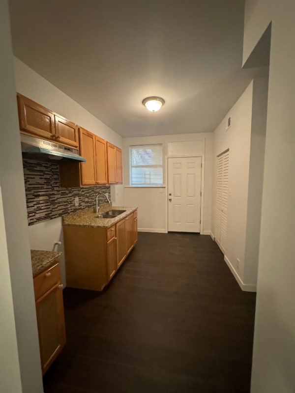 Building Photo - 8046 Ellis Ave