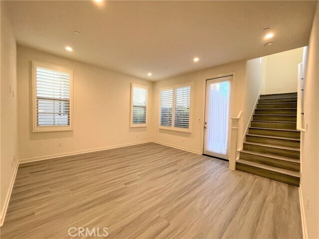 Building Photo - 119 Messenger