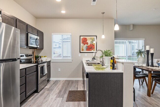 Building Photo - Wilson Creek Townhomes - Move In by 7/31 a...