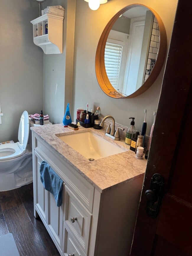 Building Photo - 265 E Markison Ave