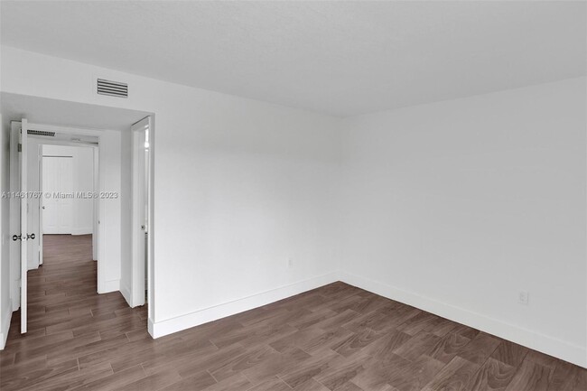Building Photo - 675 NW 85th Ct