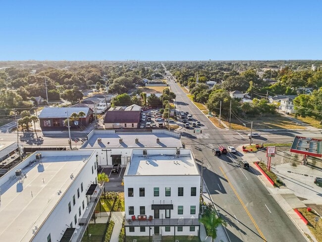 Building Photo - Modern Townhome For Lease in downtown St Pete and Warehouse Arts District