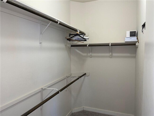 Building Photo - 2001 Faro Dr