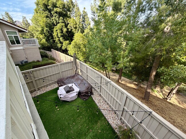Building Photo - 5708 Camelia Ln