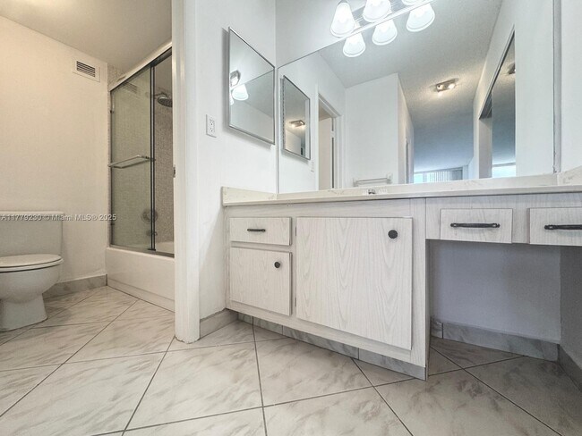 Building Photo - 3800 S Ocean Dr