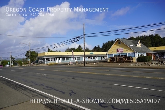 Building Photo - 1800 SE Hwy 101