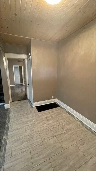 Building Photo - 247 Cedar Ave