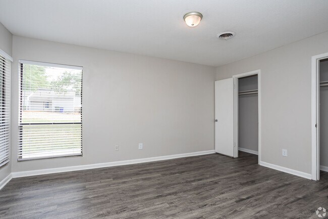 Building Photo - 25 Creekside Cir