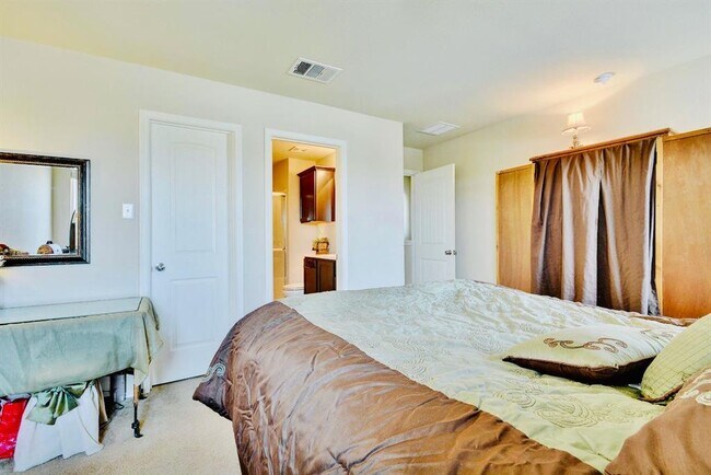 Building Photo - 1810 Franklin Mountain Dr