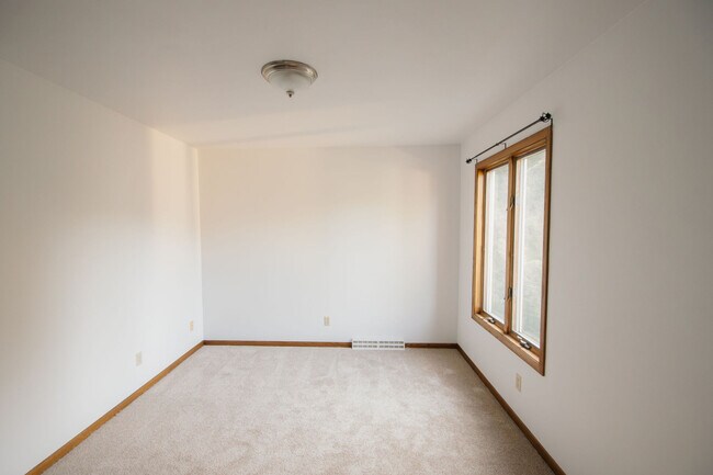 Building Photo - 3052 Acker St