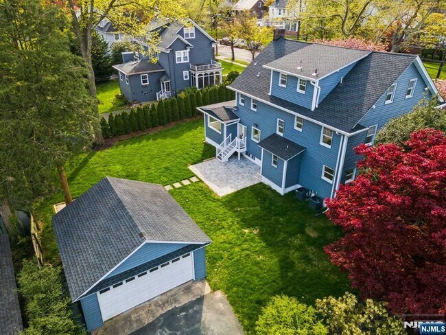 Building Photo - 648 East St