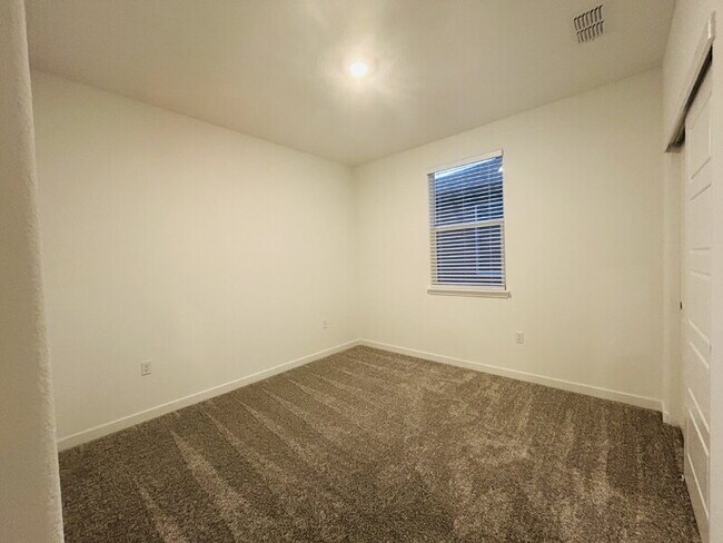 Building Photo - 3760 Oyster Pt Wy