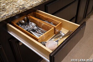 Building Photo - 5539 Cross Pond