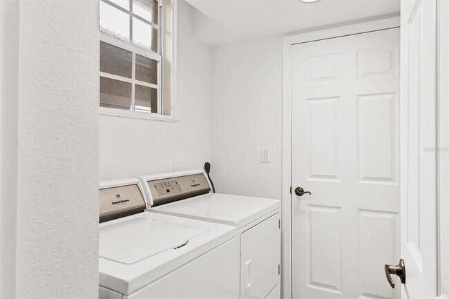 Building Photo - 2313 Jessie Harbor Dr