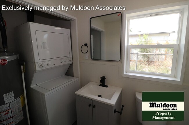 Building Photo - Affordable 1 bed 1 bath remodeled and read...